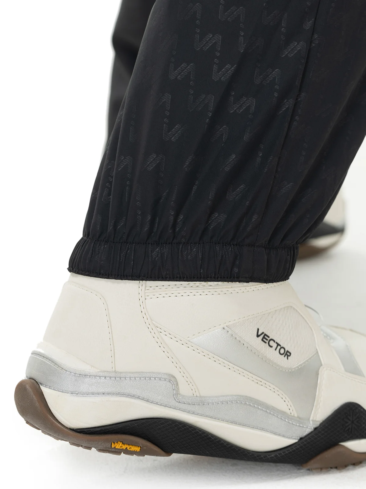 Women's Voyager 2L Knee-Padded Pants - Image 15